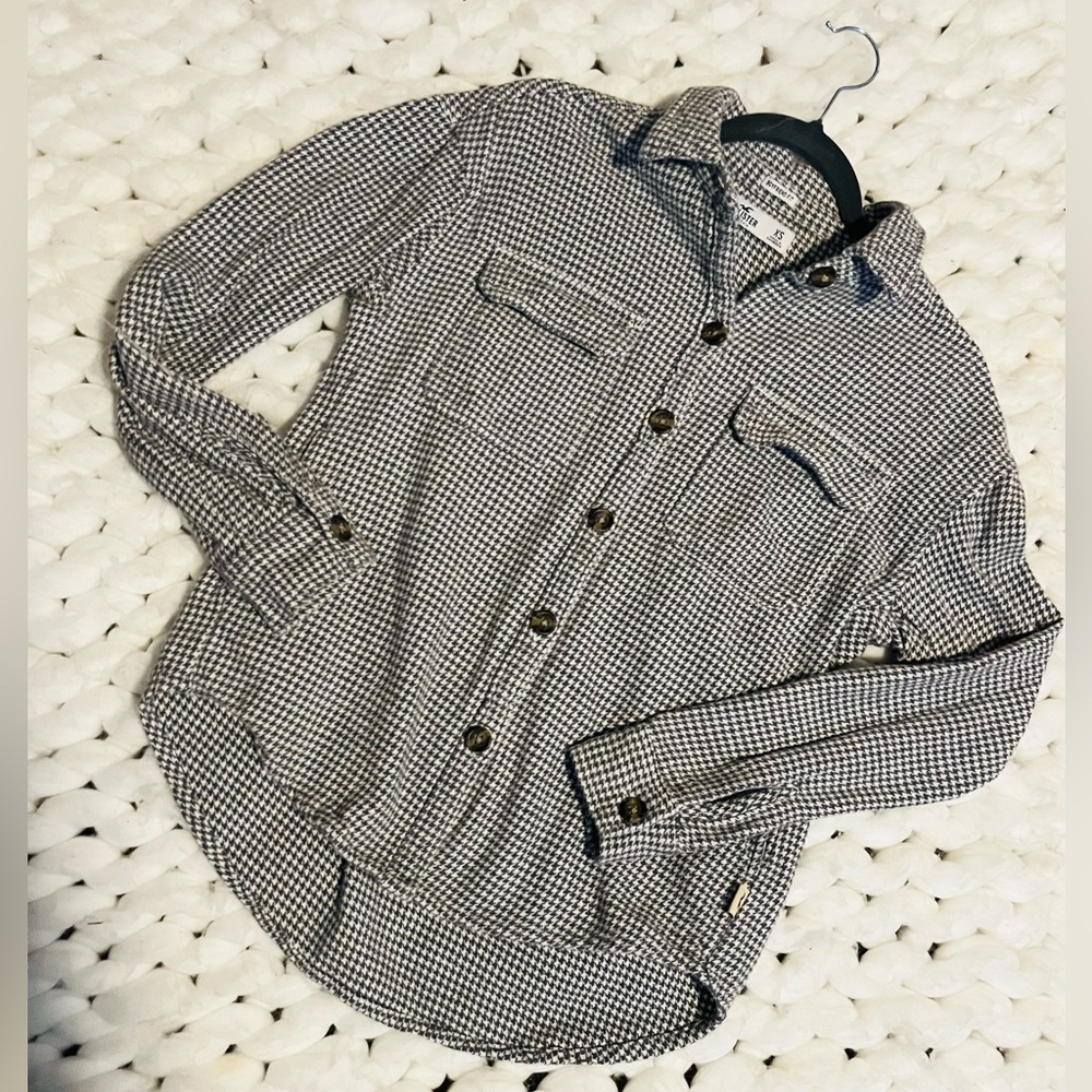 Hollister Grey and White Checkered Button-Up “Shacket”